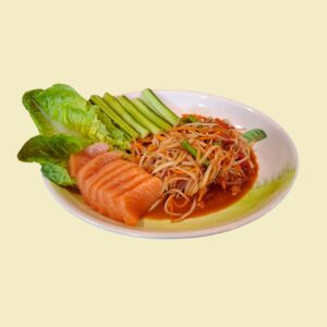 Thai Green Papaya Salad with salmon sashimi